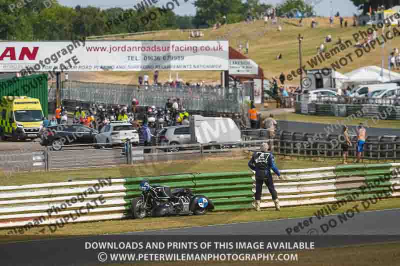 Vintage motorcycle club;eventdigitalimages;mallory park;mallory park trackday photographs;no limits trackdays;peter wileman photography;trackday digital images;trackday photos;vmcc festival 1000 bikes photographs